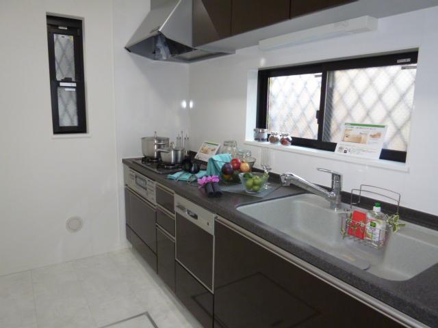Kitchen. Same specifications site (May 2013) Shooting Example of construction