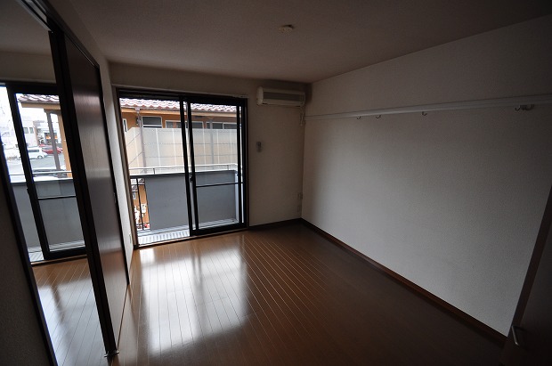 Other room space. Same property, It is a photograph of another room.