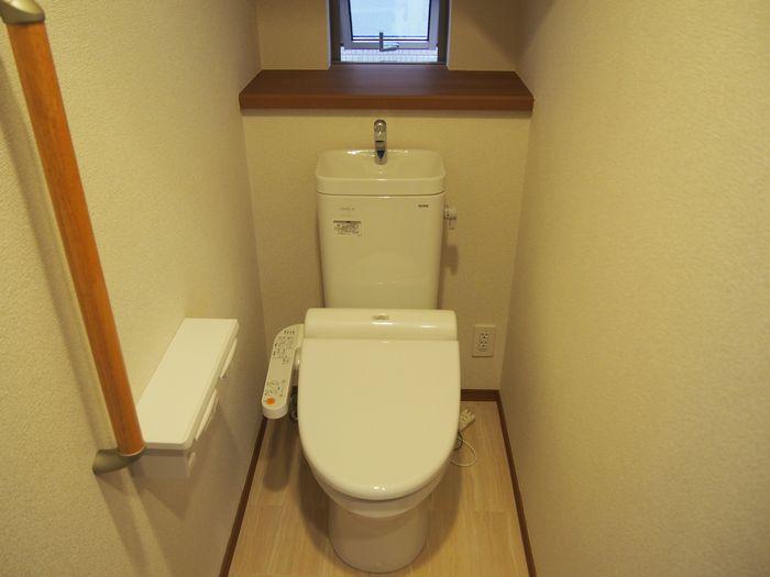 Toilet. Toilet (October 2013) Shooting