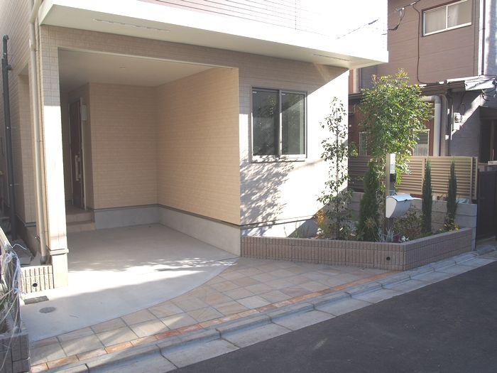 Local appearance photo. Building 2 parking (December 2013) Shooting