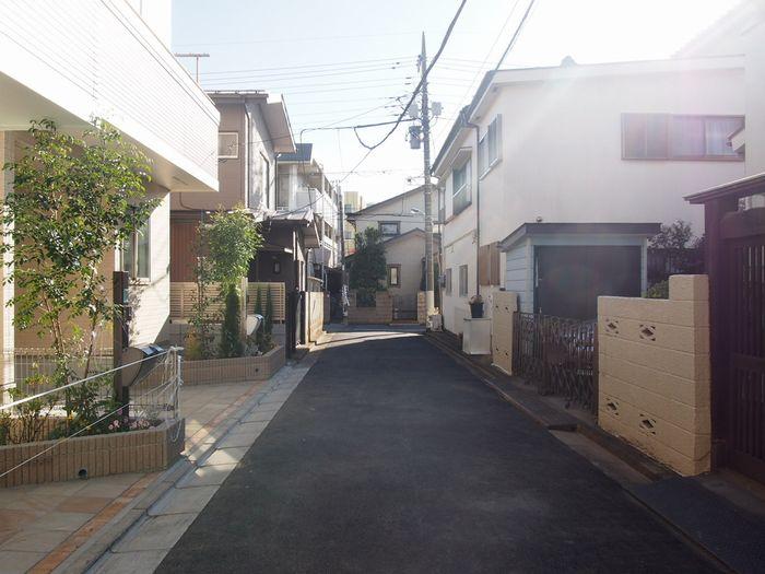 Local photos, including front road. Local (12 May 2013) Shooting