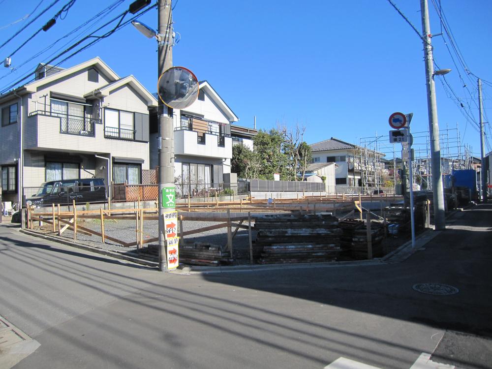 Local photos, including front road. Local (12 May 2013) Shooting