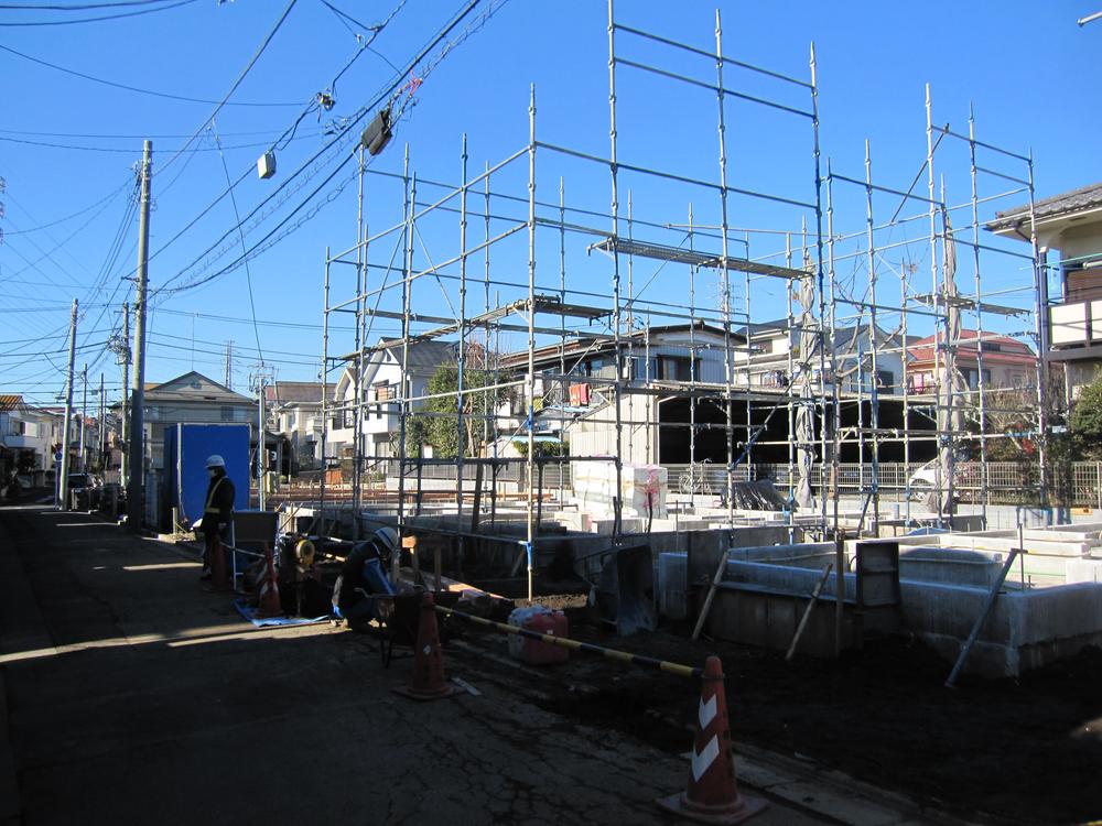 Local photos, including front road. Local (12 May 2013) Shooting