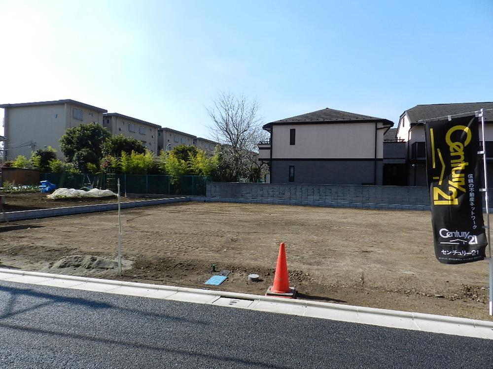 Local land photo. Living environment favorable