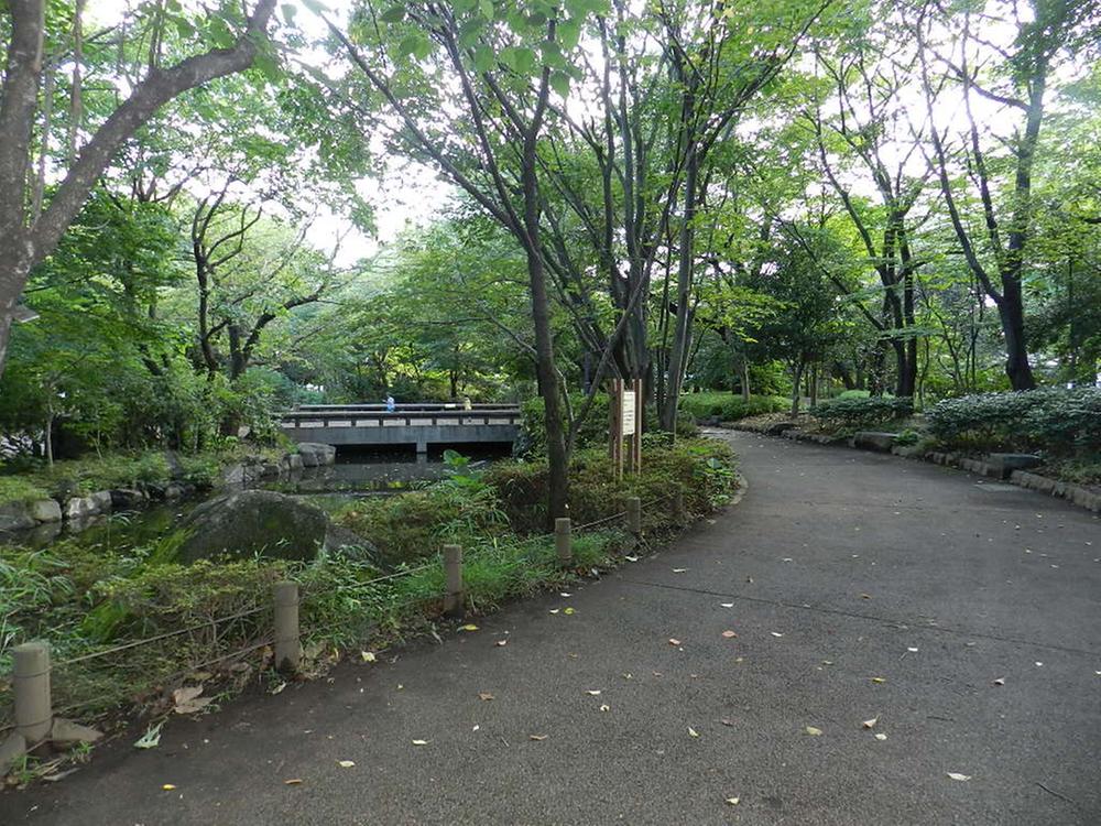 park. 600m to the forest park of rush