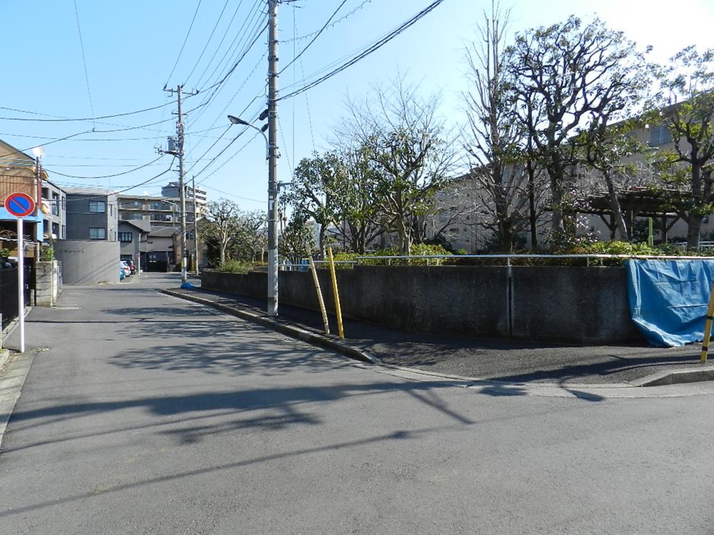 Streets around. 100m to local