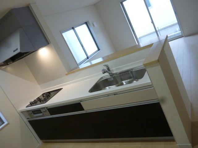 Kitchen. Since it is an open formula, Felt familiar family.