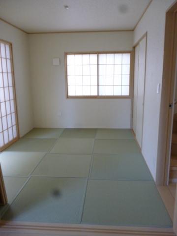 Non-living room. 6 Pledge.