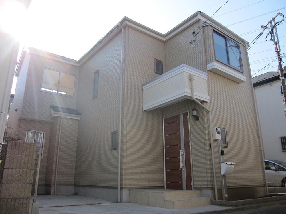 Local appearance photo. Local (11 May 2013) Shooting