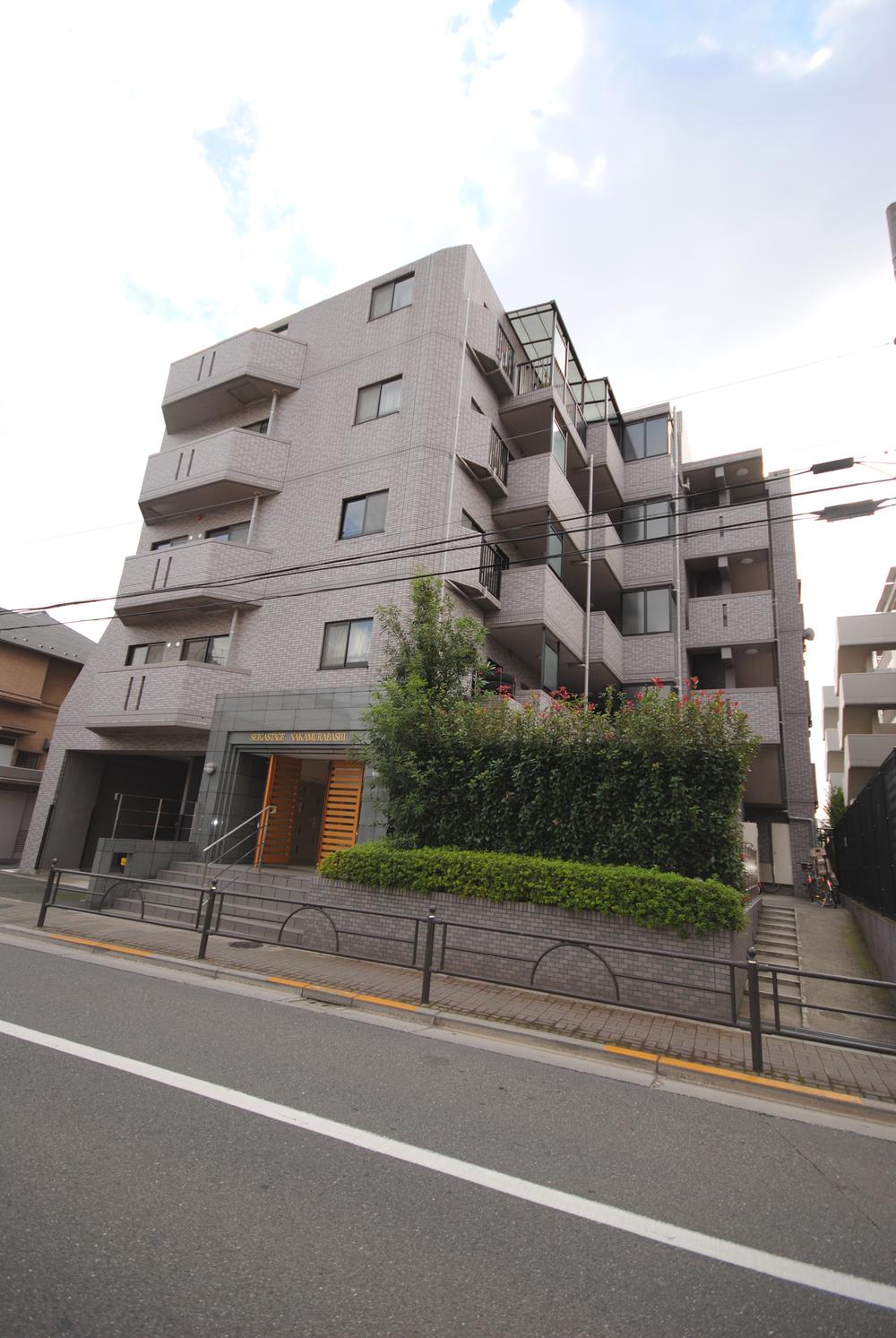 Local appearance photo