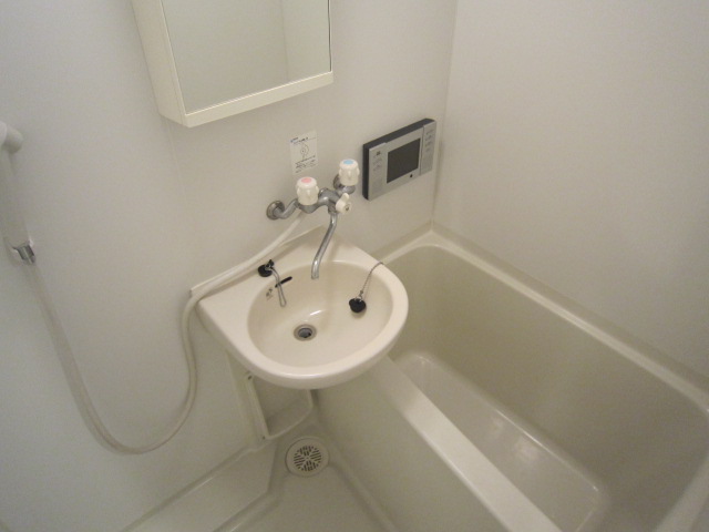 Bath. TV with a bath, It is the bath that can be relaxed.