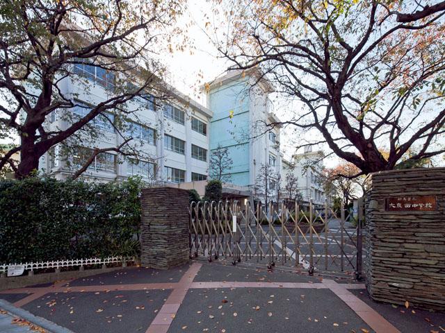Junior high school. 860m to Oizumi west junior high school