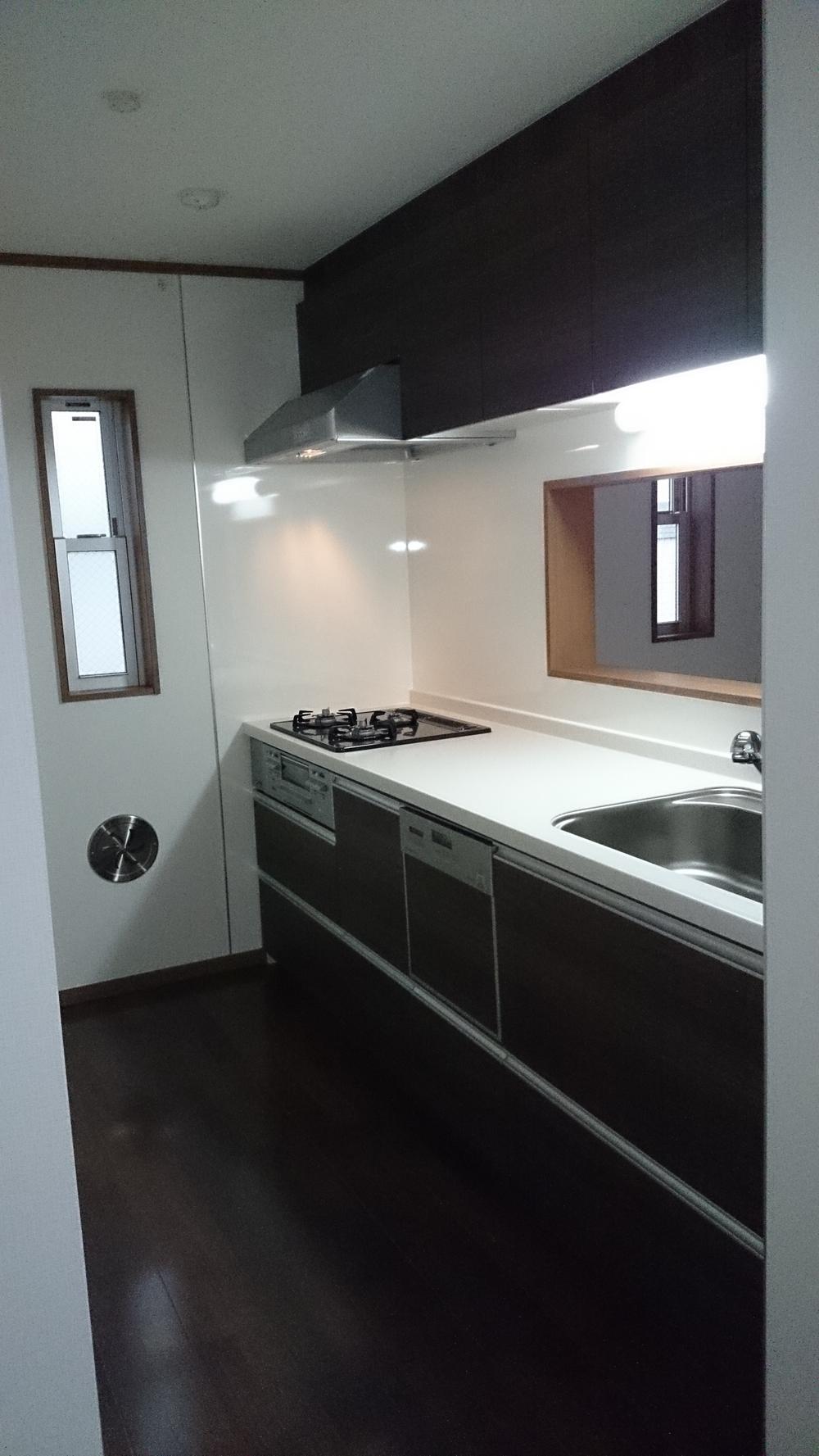 Kitchen. Building 2 Kitchen (November 2013) Shooting