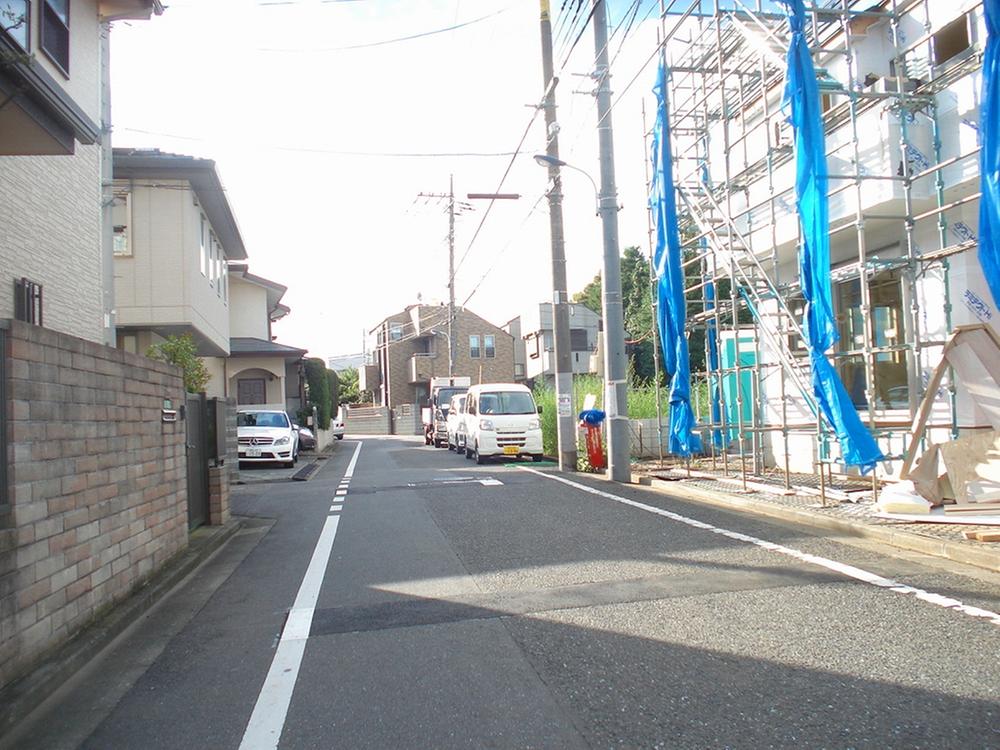 Local photos, including front road. Local (10 May 2013) Shooting