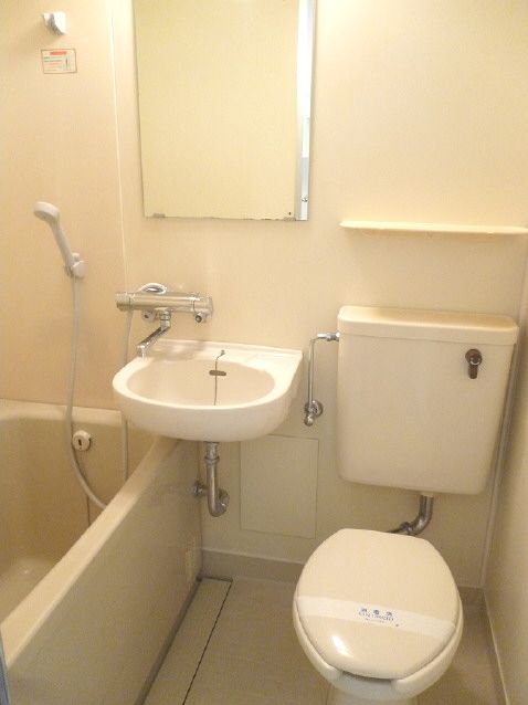 Bath. 3-point unit bus (^_^) /