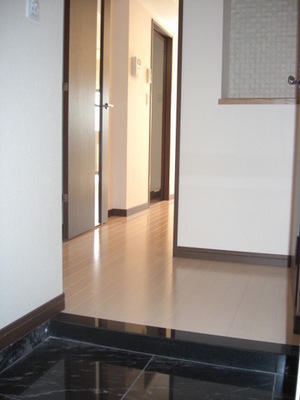 Entrance. ☆ Also spacious entrance ☆