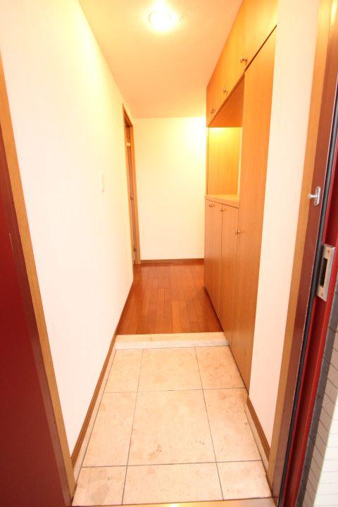 Entrance. Shakujii Park Mansion