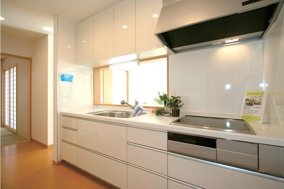 Kitchen. Popular IH cooking heater adoption. Since the day is not out, Also safe for children! A fun cooking time!