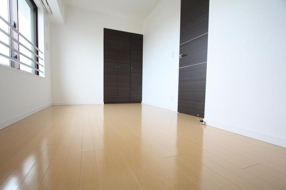 Non-living room. Indoor (10 May 2013) Shooting