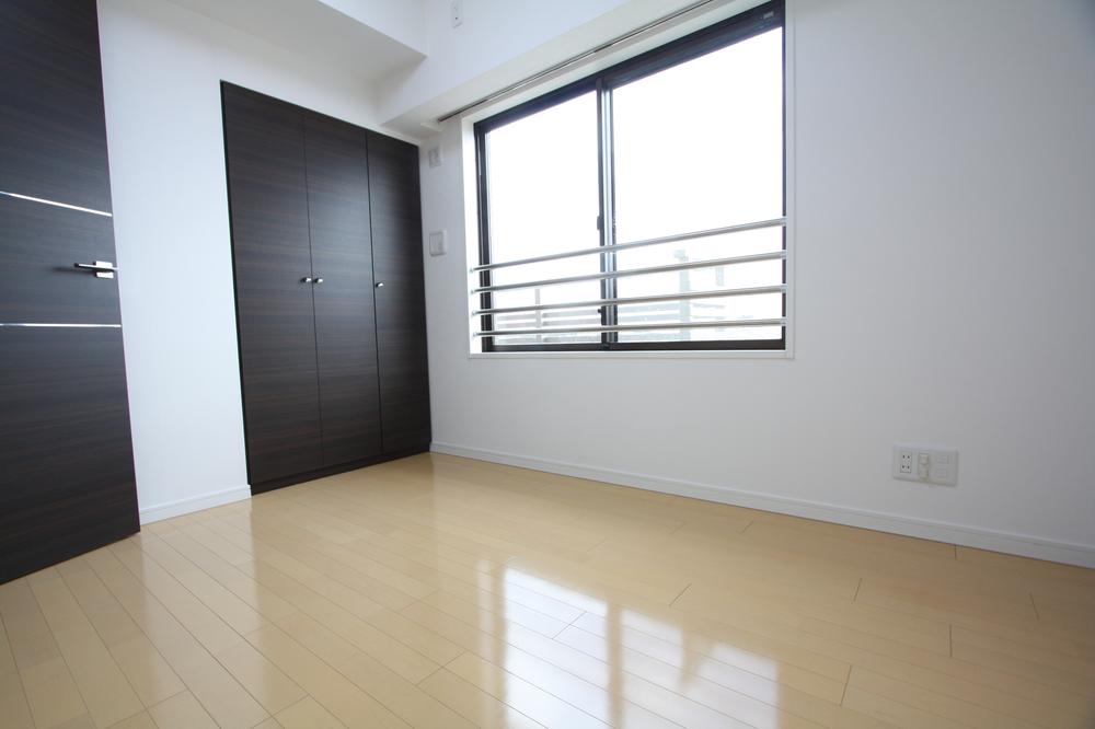 Non-living room. Indoor (10 May 2013) Shooting