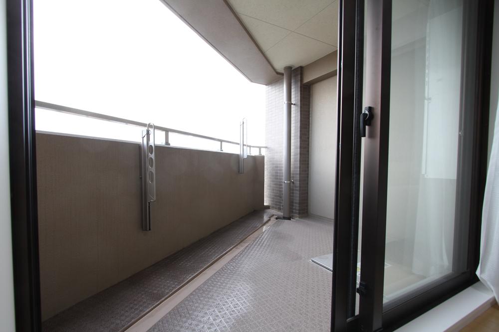 Balcony. Local (10 May 2013) Shooting