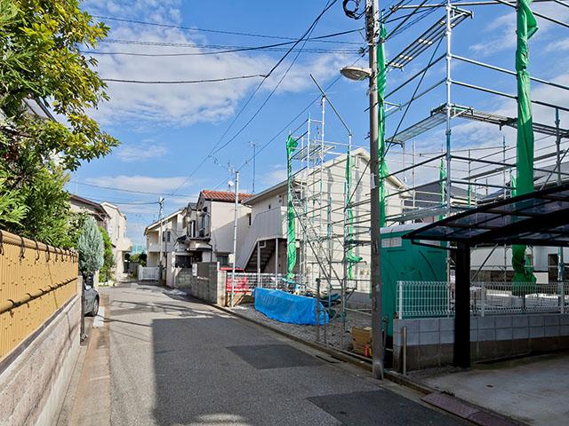 Local photos, including front road. Local (10 May 2013) Shooting