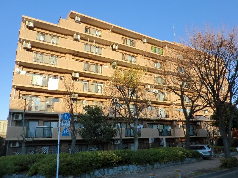 Local appearance photo. Local (12 May 2013) Shooting