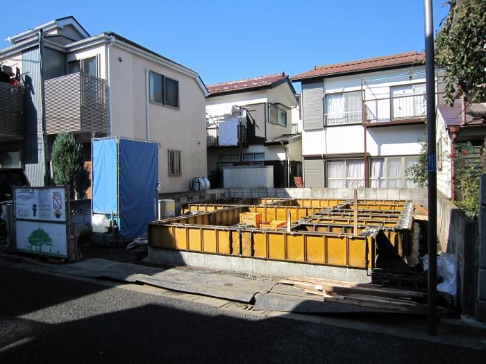 Local appearance photo. Local (11 May 2013) Shooting Shooting from the property southeast side. For the south side front of 4.5M driveway, Firmly sunshine is Masu plug on site.