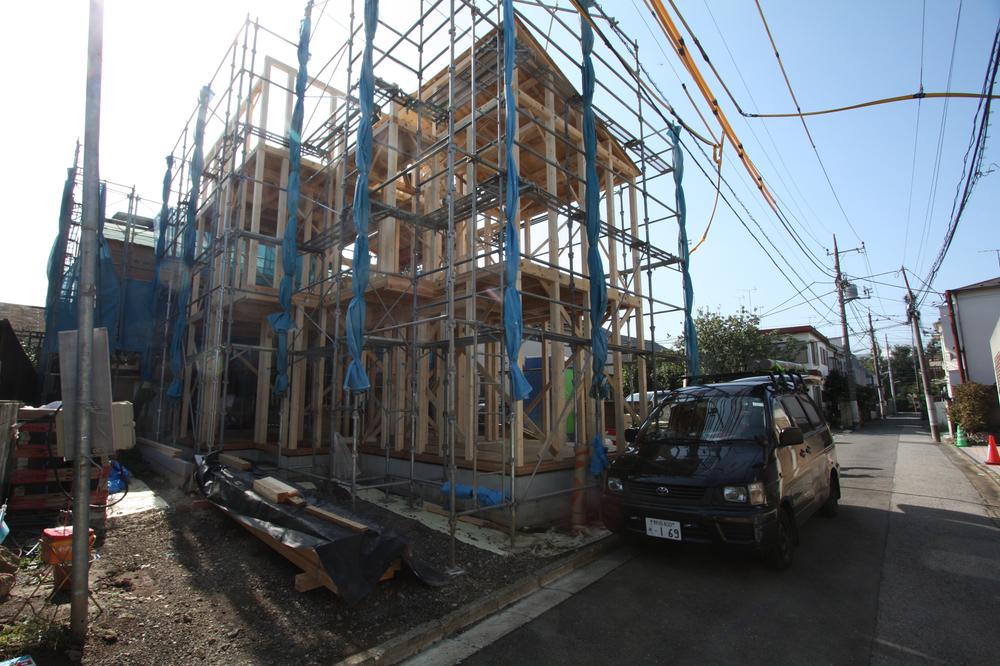 Local photos, including front road. Local (10 May 2013) Shooting