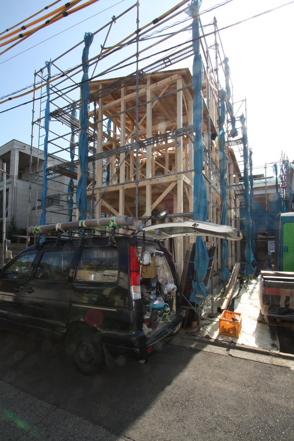 Local appearance photo. Local (10 May 2013) Shooting