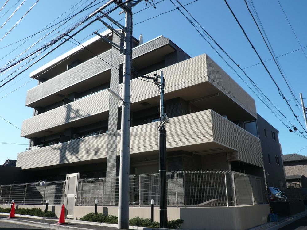 Local appearance photo. Local (12 May 2013) Shooting