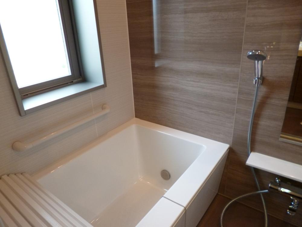 Bathroom. Indoor (12 May 2013) Shooting