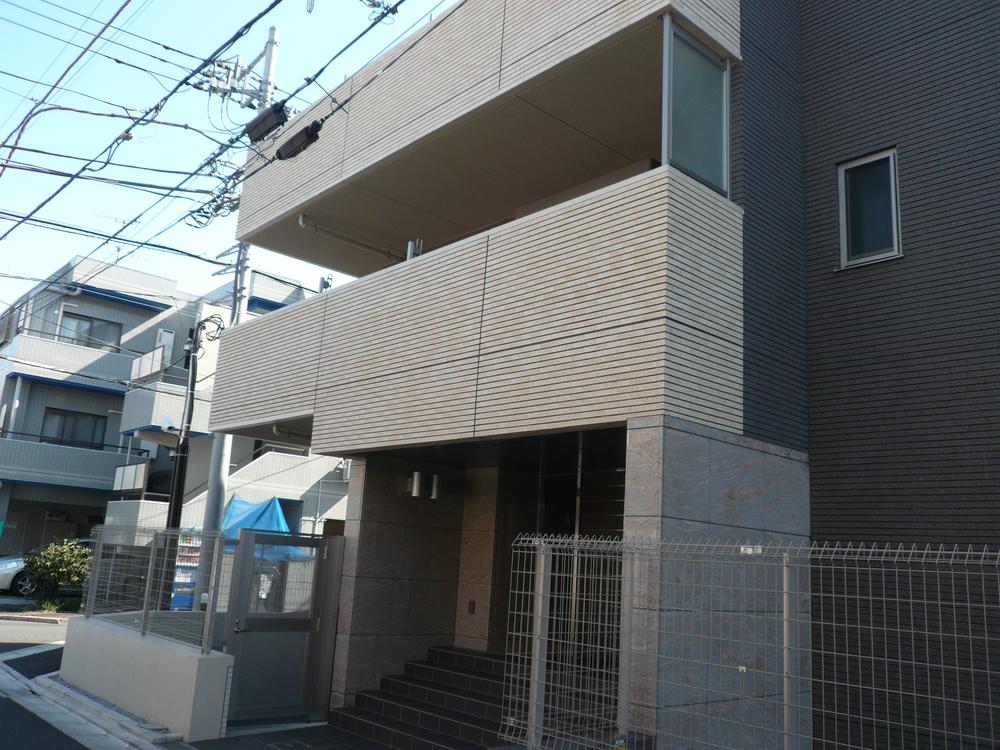 Local appearance photo. Local (12 May 2013) Shooting