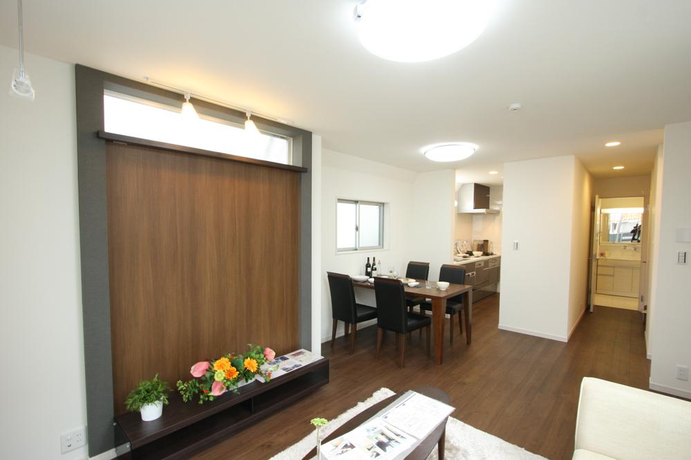 Same specifications photos (living)