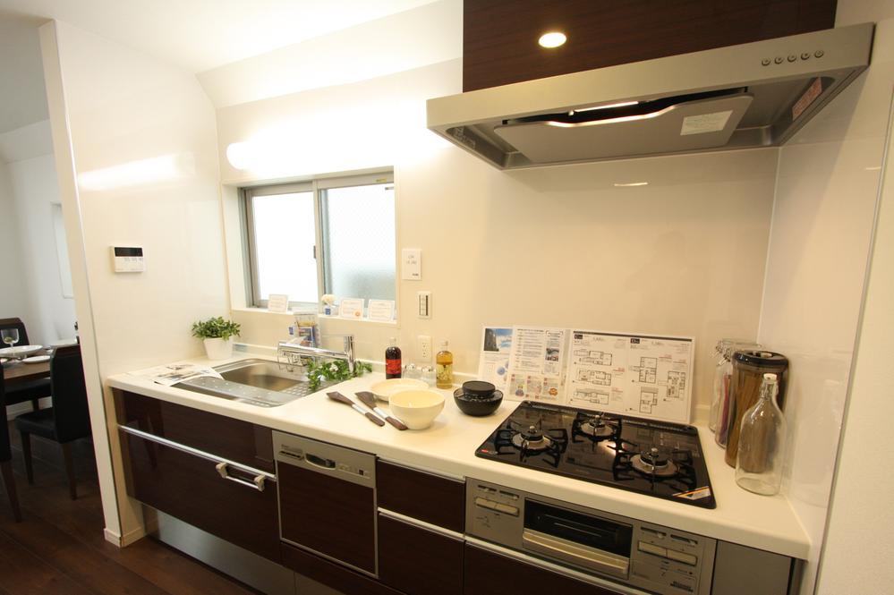 Same specifications photo (kitchen)