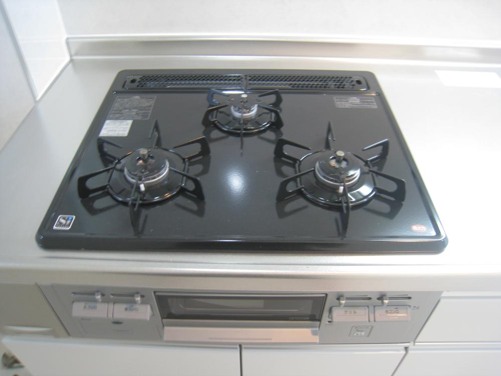 Kitchen. Indoor (11 May 2013) Shooting