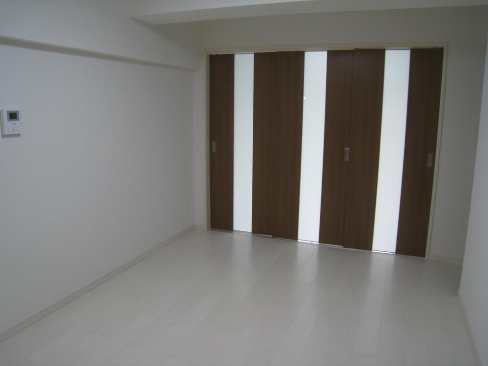 Non-living room. Indoor (11 May 2013) Shooting