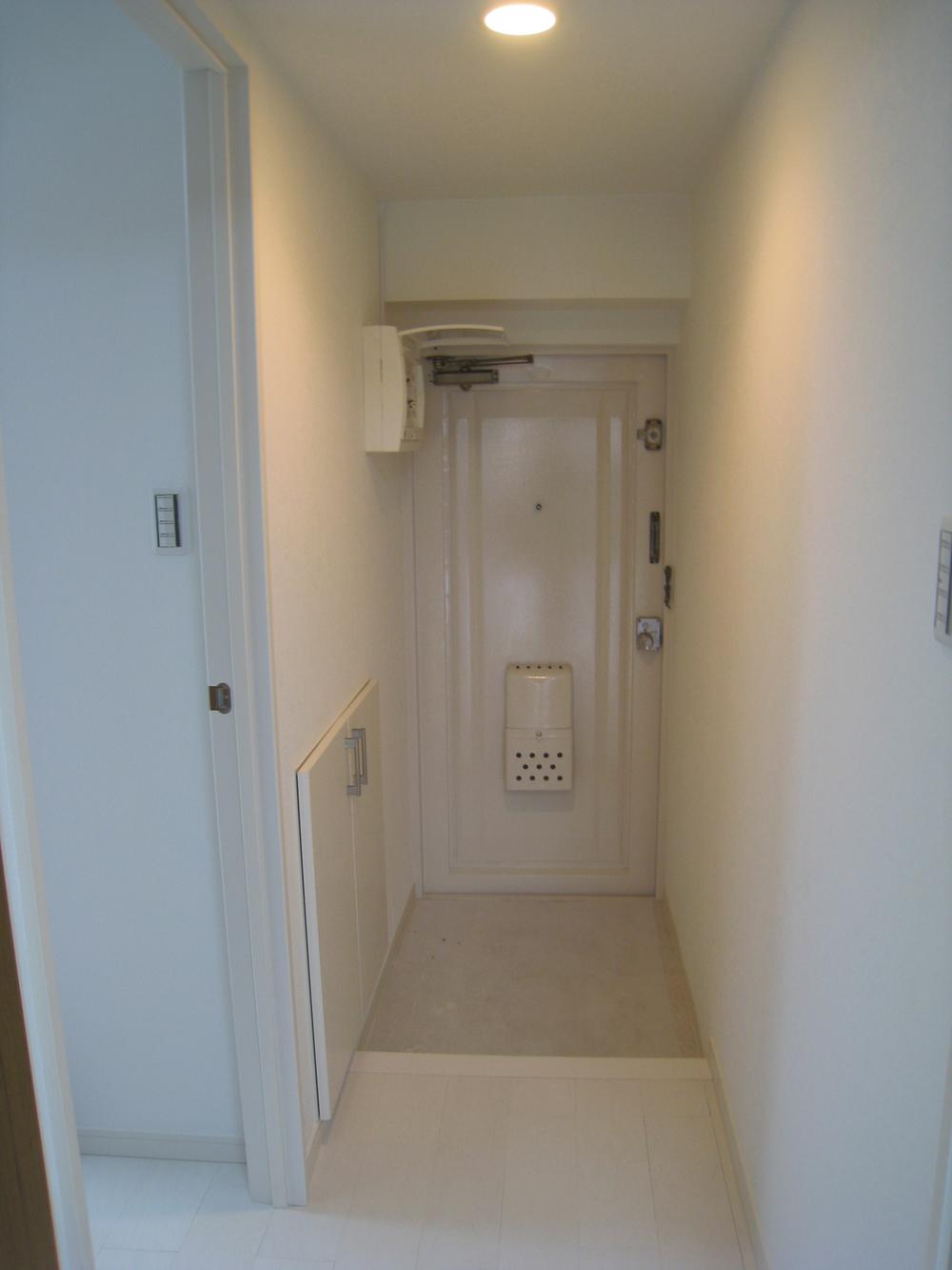 Entrance. Indoor (11 May 2013) Shooting