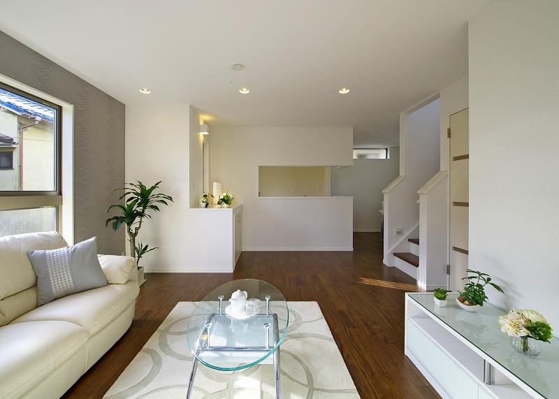 Living. 19.7 tatami LDK (C) Building is equipped with floor heating