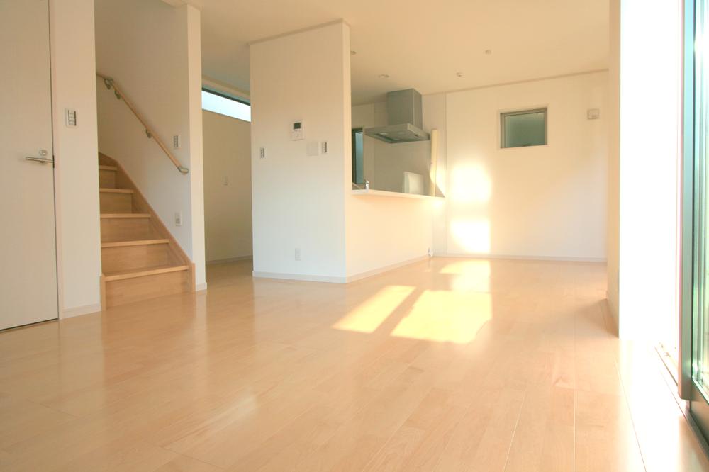 Same specifications photos (living). Same specifications living