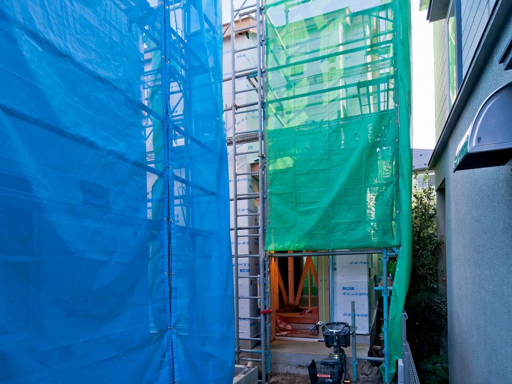 Local appearance photo. Local (11 May 2013) Shooting