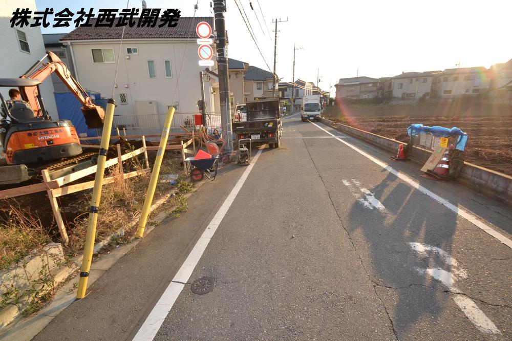 Local photos, including front road. Local (12 May 2013) Shooting