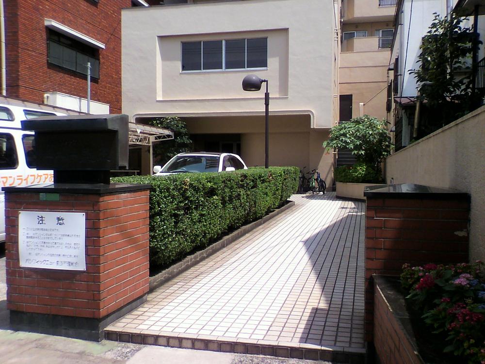 Local appearance photo. Local (10 May 2013) Shooting