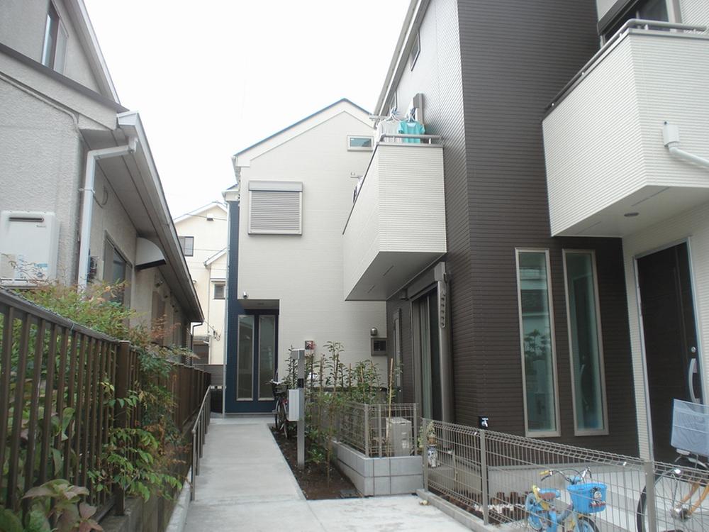 Local appearance photo. Local (10 May 2013) Shooting