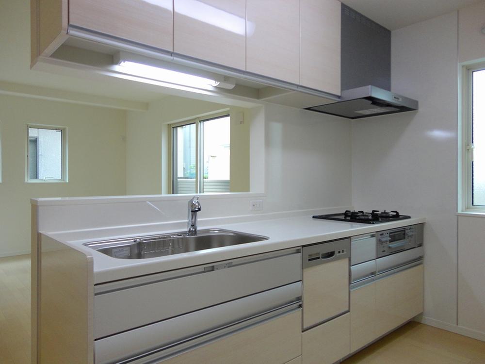 Kitchen. Local (10 May 2013) Shooting