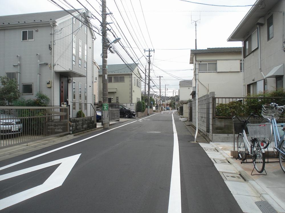 Local photos, including front road. Local (10 May 2013) Shooting