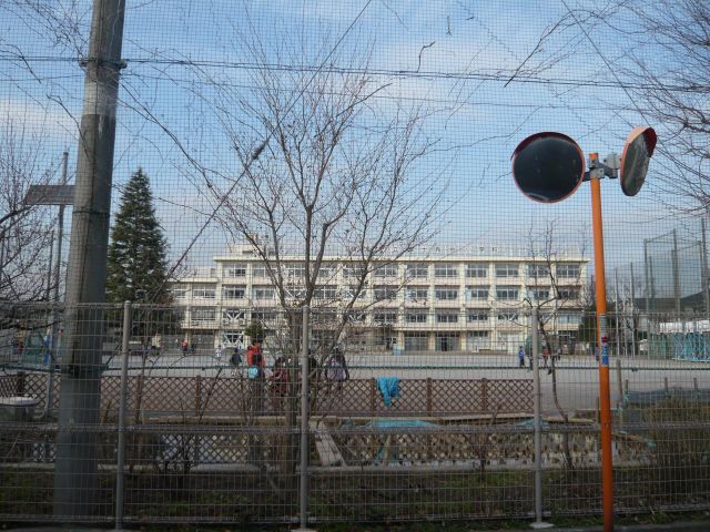 Primary school. Ward Fujimidai up to elementary school (elementary school) 80m