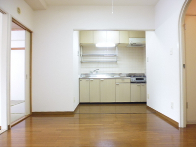 Living and room. living 8 pledge