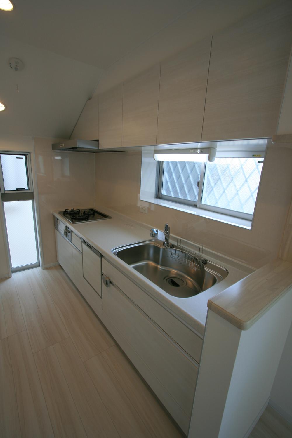 Same specifications photo (kitchen). Same specifications