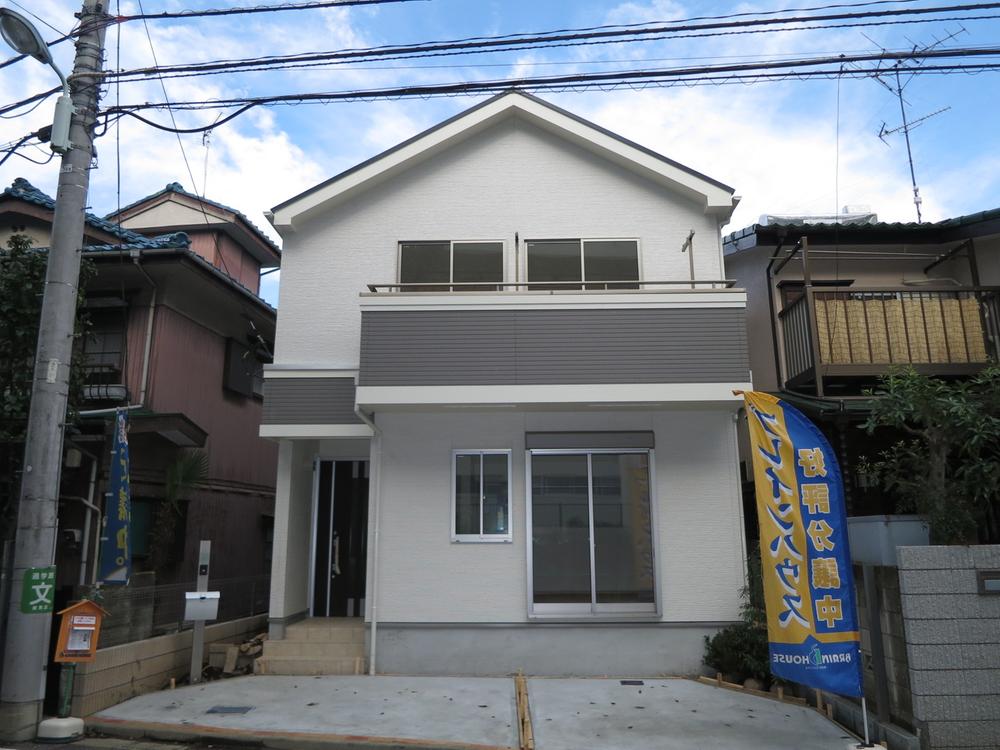 Local appearance photo. Local (10 May 2013) Shooting